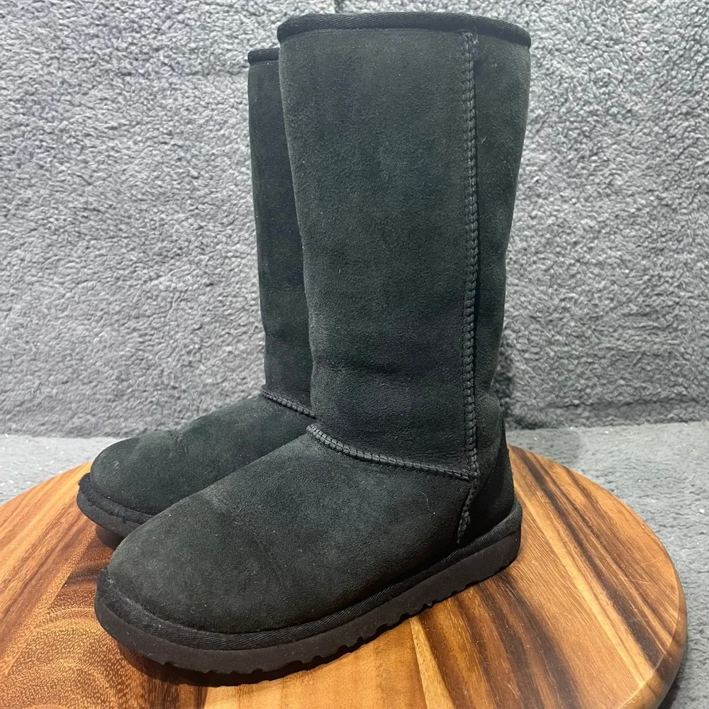 UGG Australia‎ Tall Classic Suede Sheepskin Boots Womens Black Size 4 Fur Cozy